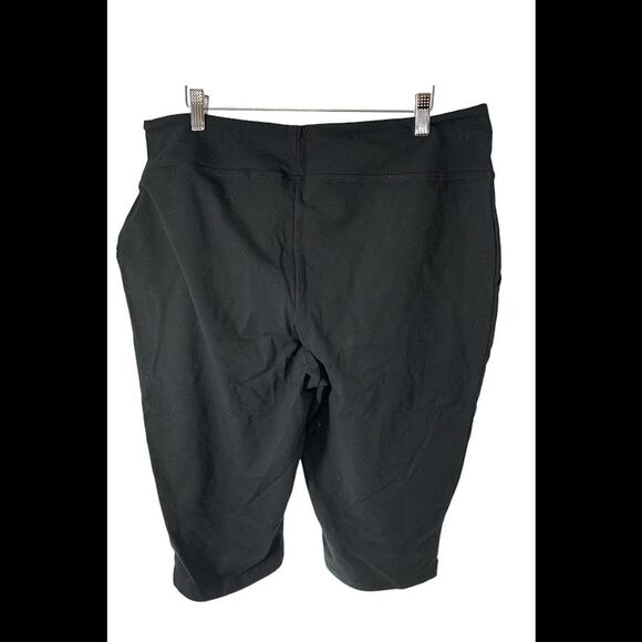 Women with Control Tummy Control Pedal Pushers Black - Regular - Picture 2 of 2